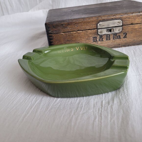 VTG WADE of England Martinis V.V.O. Scotch Green Ceramic Ashtray - Picture 4 of 8